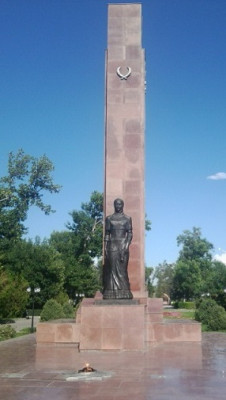 памятник.jpg